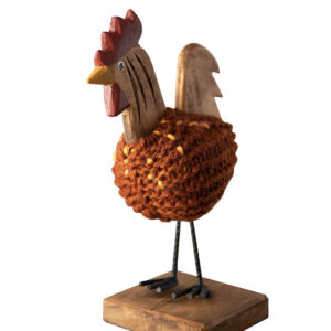 Artesanía de Chile en La Unión: Colección de figuras de animales en lana tejida y madera tallada a mano de Kalkona. En la imagen se aprecia la delicadeza del oficio manual y la conexión con la naturaleza del sur chileno. Ideal para decoración con propósito y regalos con alma. Encuéntranos en redes como @KalkonaChile y coordina tu pedido al WhatsApp +56991320953 para envíos a todo el país.